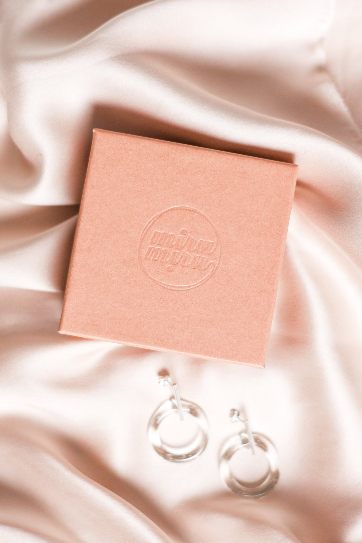 Emma earrings - electric purple